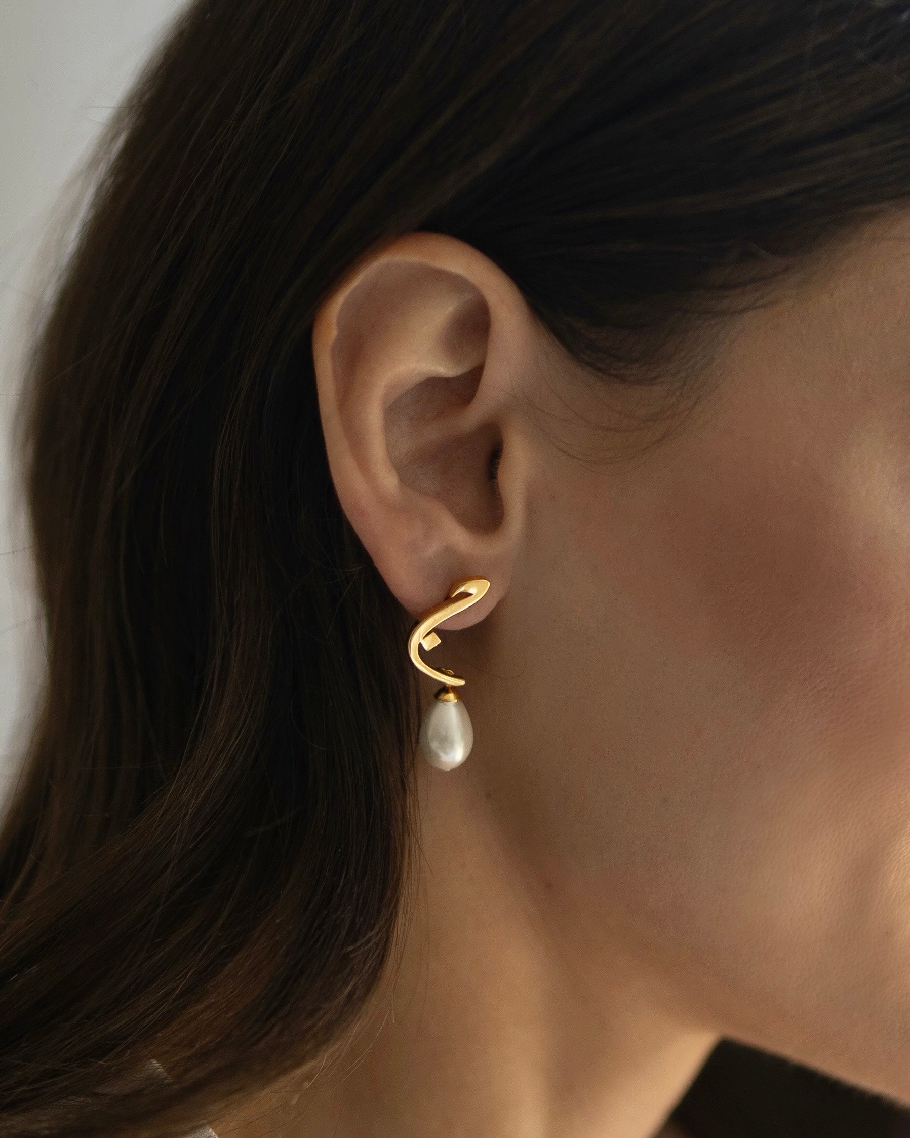 Calligraphed Letter Earrings ج