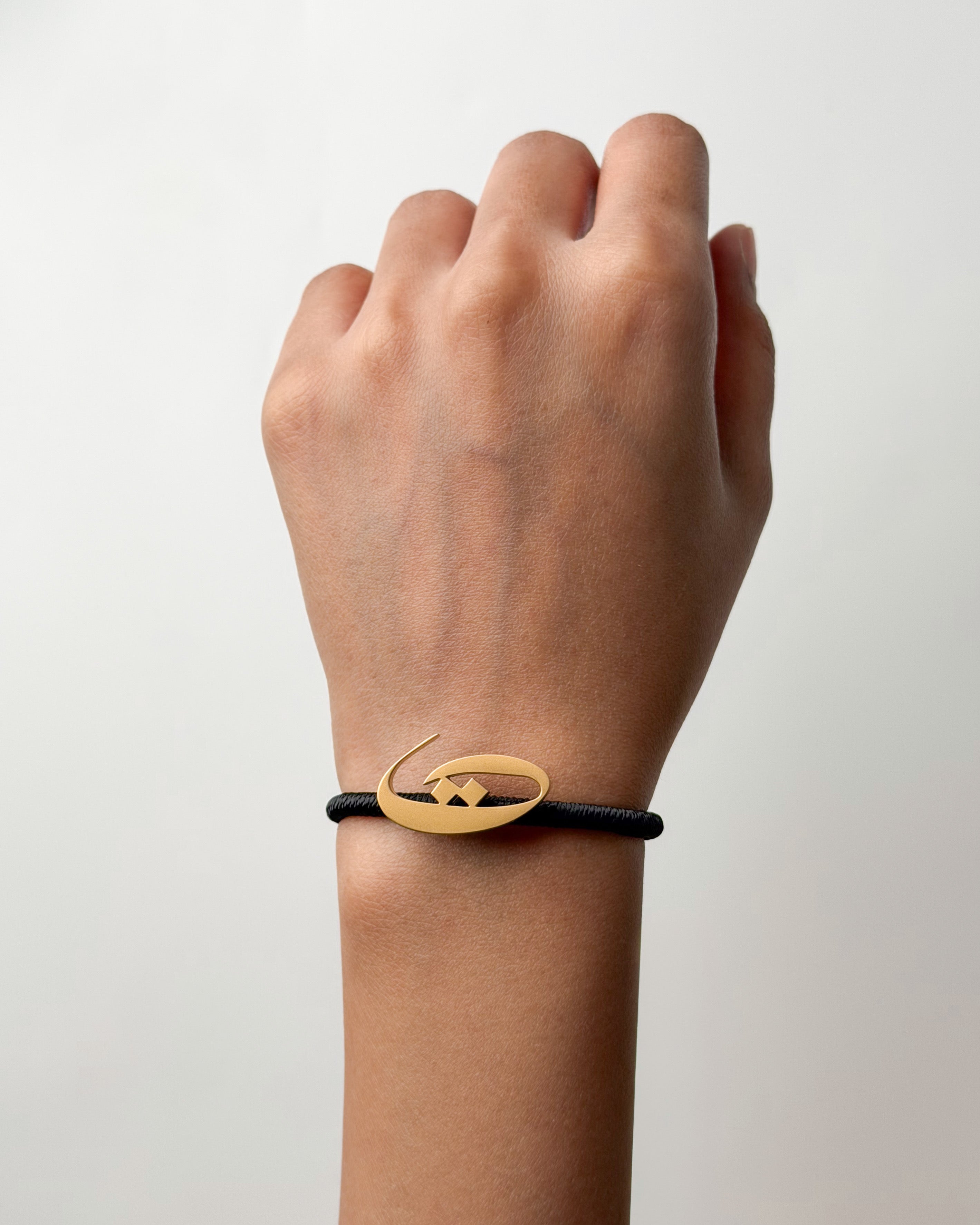 String Letter Bracelet ت