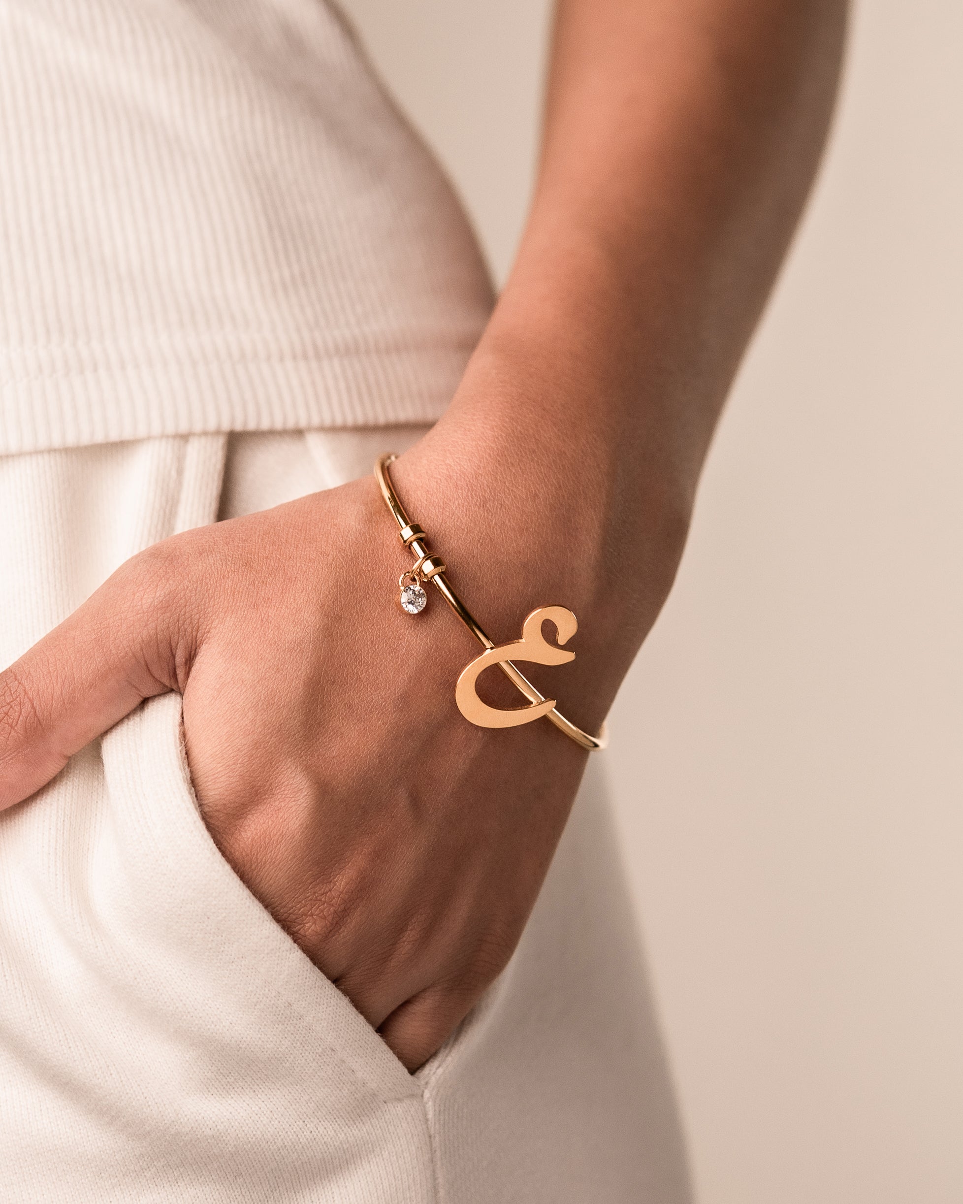 Arabic Initial Cuff ع