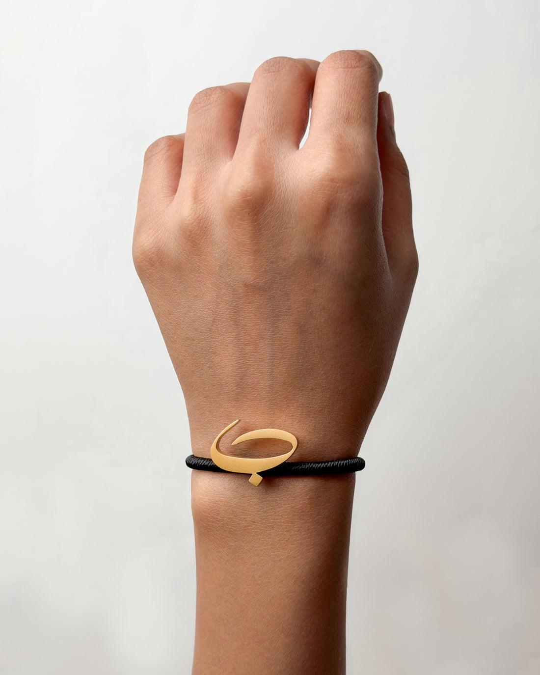 String Letter Bracelet ب