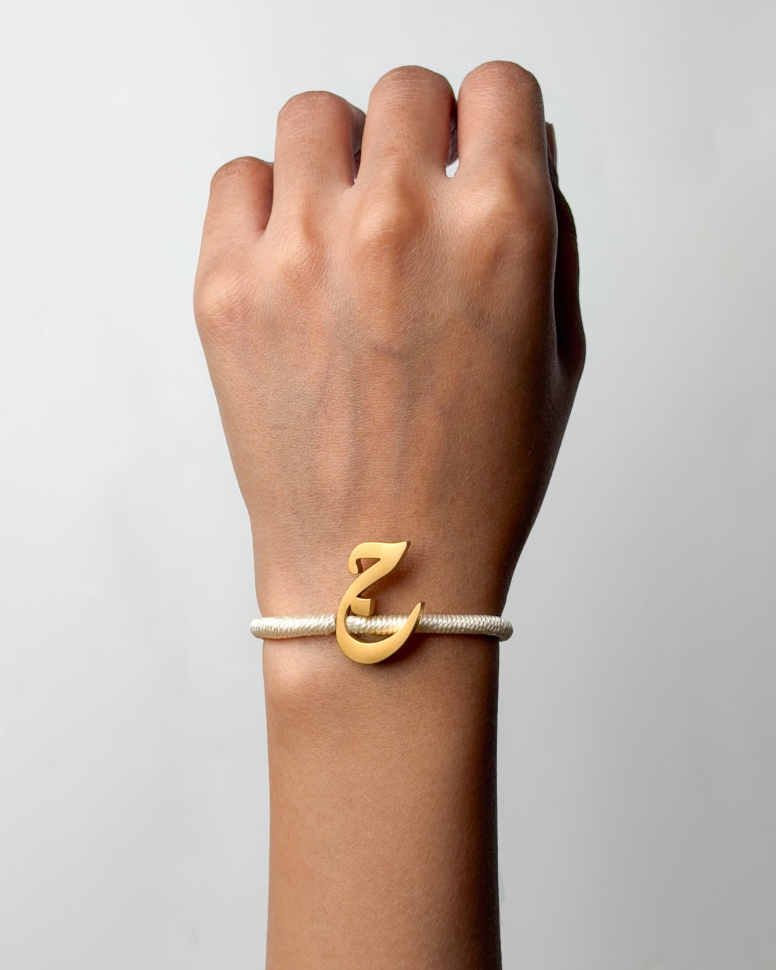 String Letter Bracelet ج