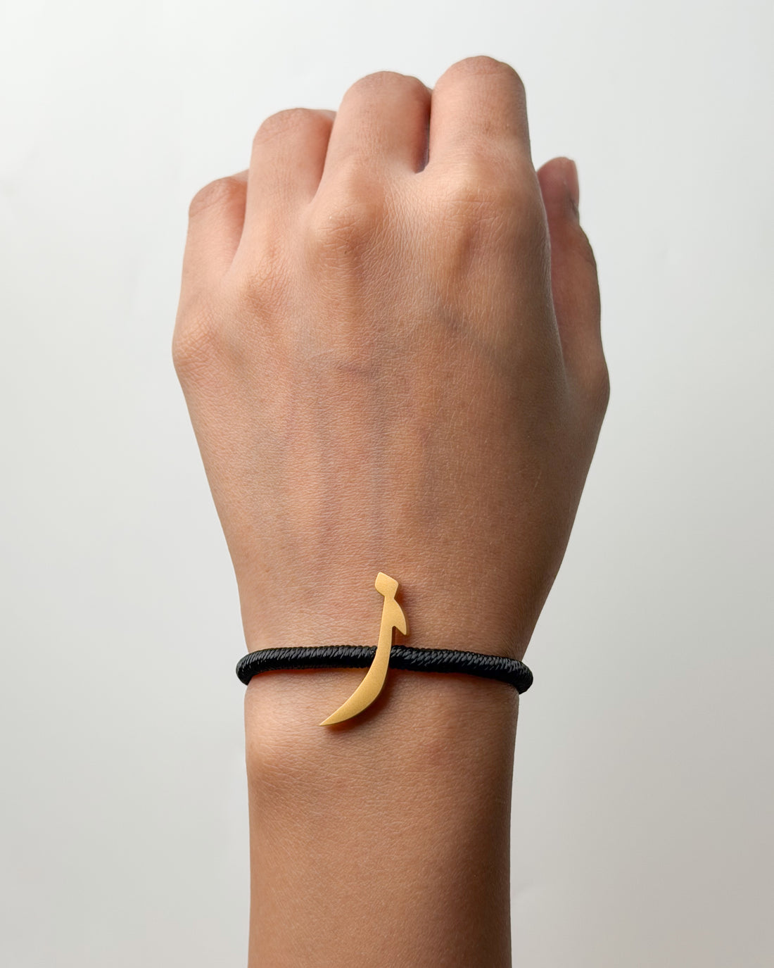 String Letter Bracelet ز