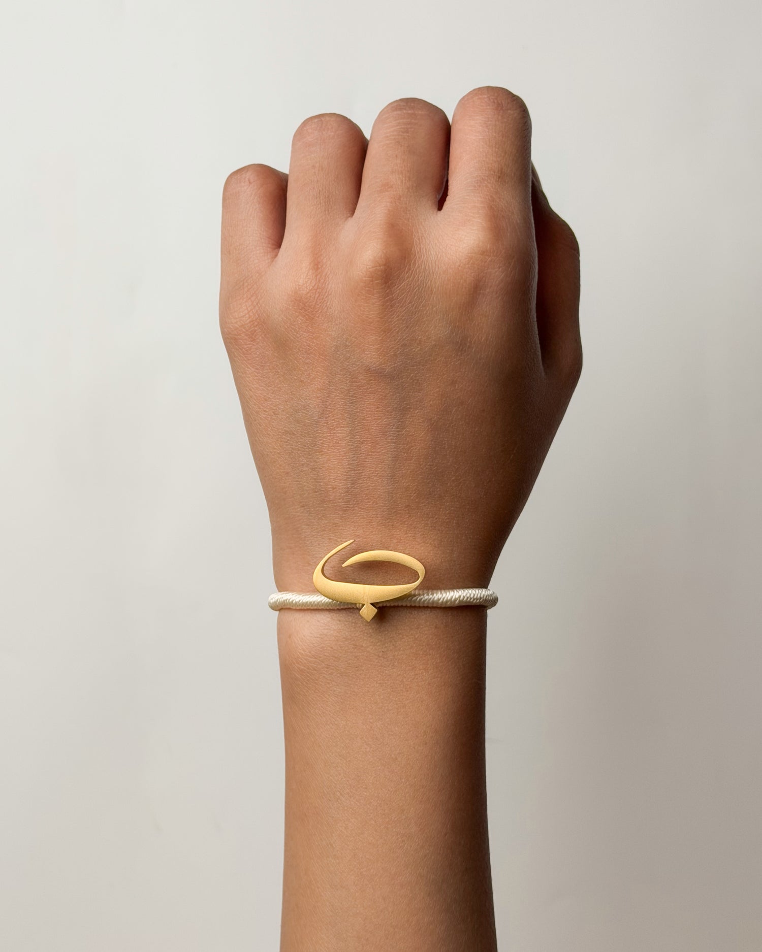 String Letter Bracelet ب