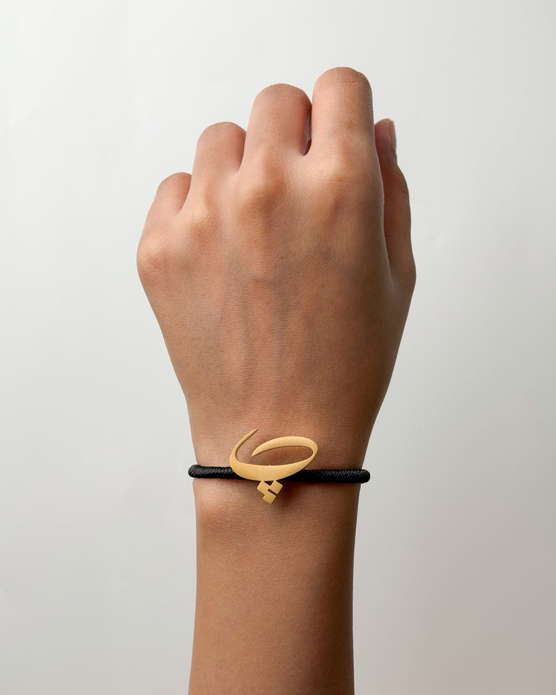 String Letter Bracelet پ