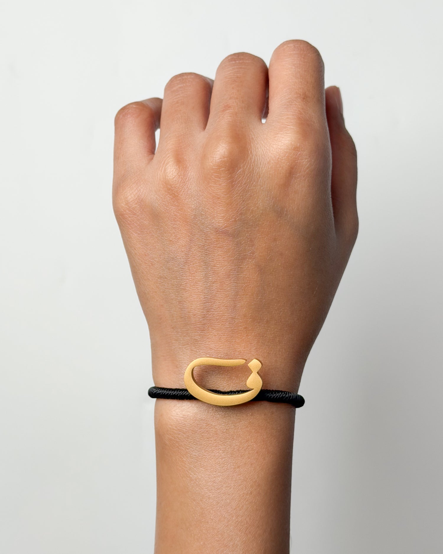 String Letter Bracelet ف