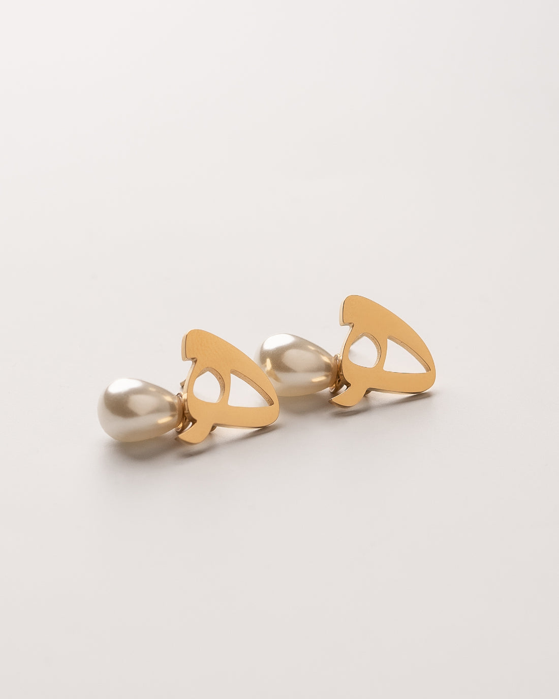 Calligraphed Letter Earrings ھ