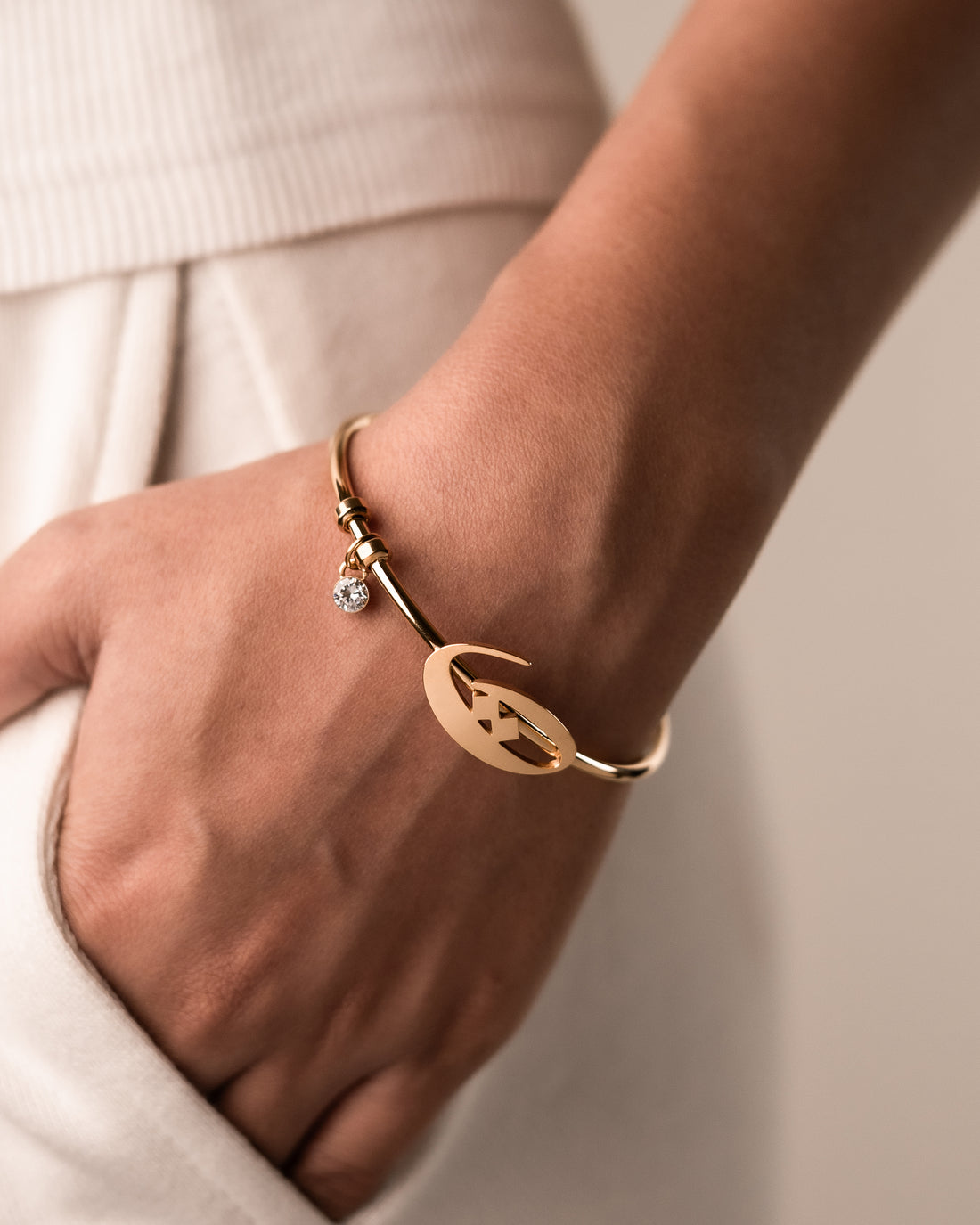 Arabic Initial Cuff ت
