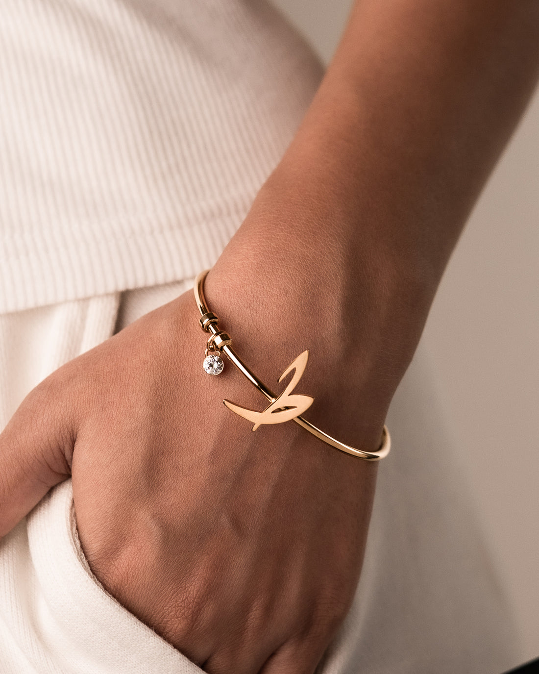 Arabic Initial Cuff ط