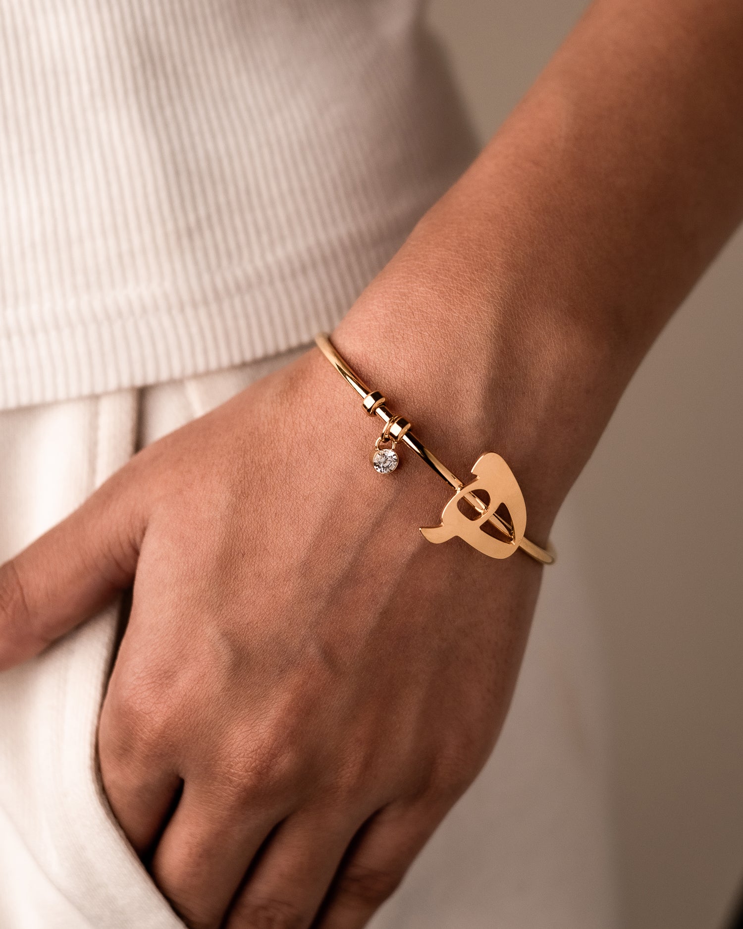 Arabic Initial Cuff ھ